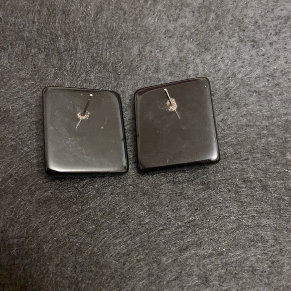 Square Shaped Black and White Vintage Style Earrings. - Picture 2 of 2